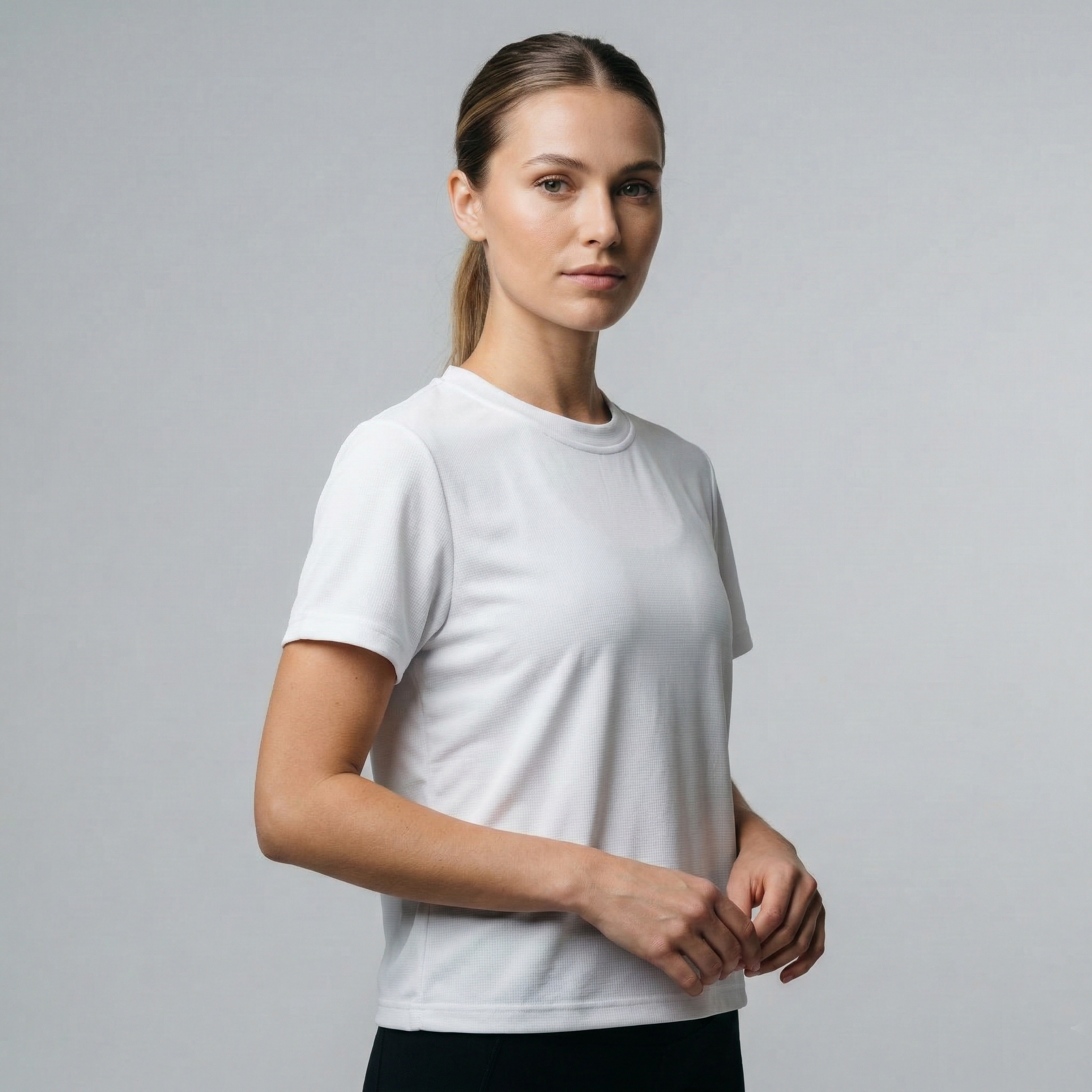 Classic white short-sleeve crew neck T-shirt
