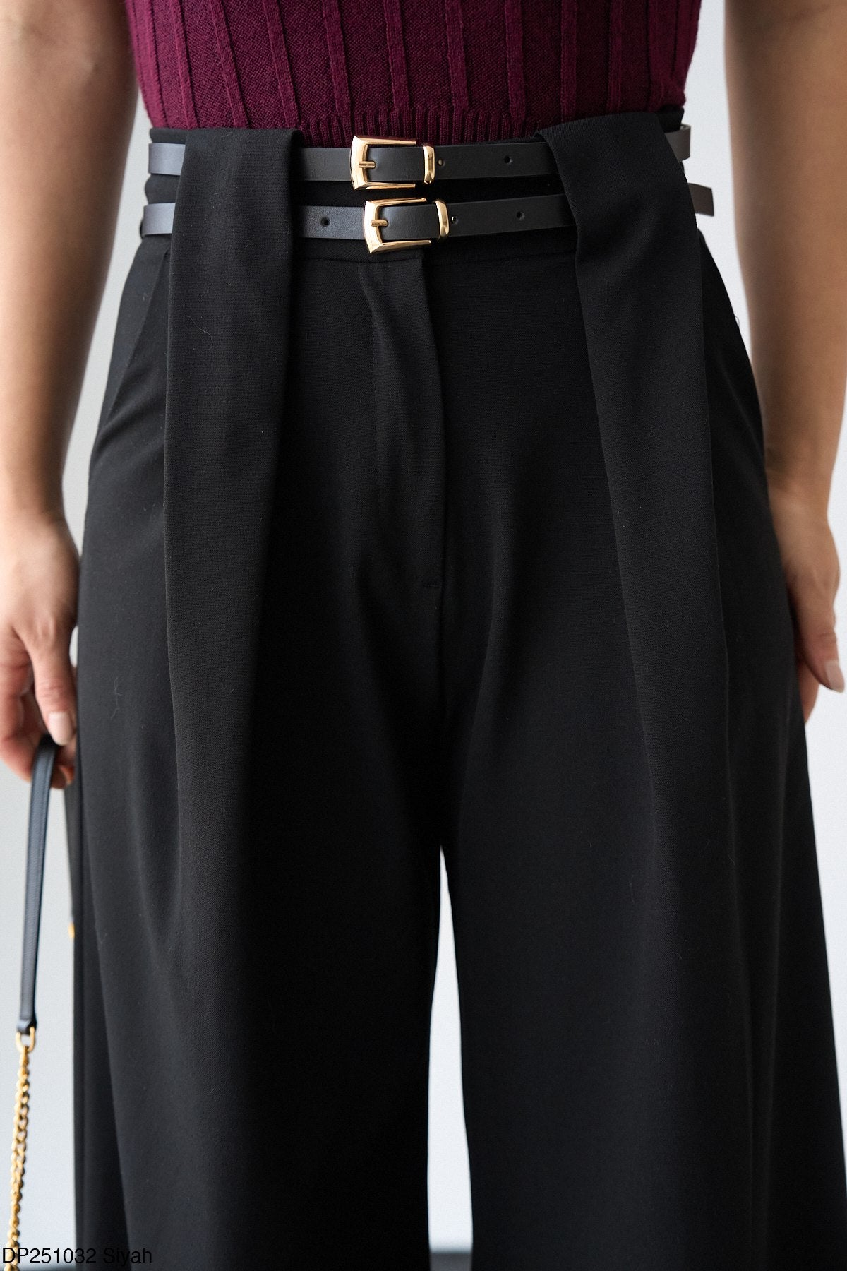 Wide-leg high-waisted pants with belt